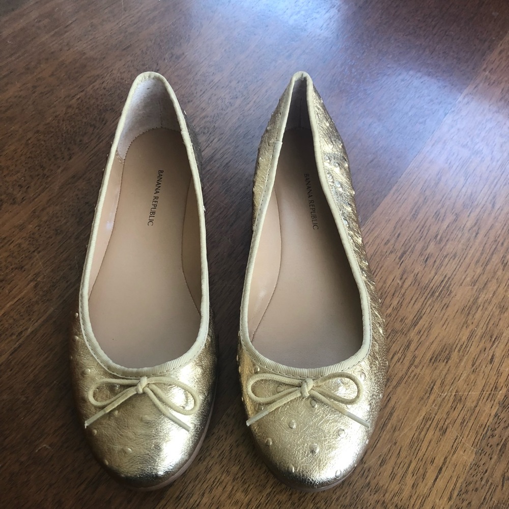 BR Metallic gold ballet flats. Like New!!